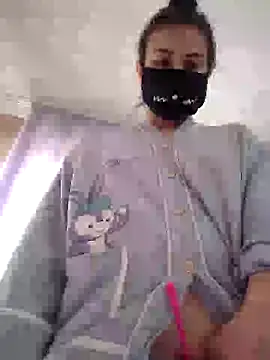 Snapshot of MikaKors chatting on 01.19.25 MikaKors online show from 01.19.25