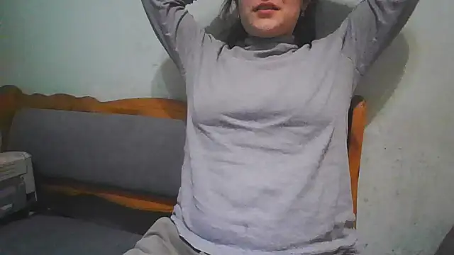 Snapshot of MikaKors chatting on 02.18.25 MikaKors online show from 02.18.25