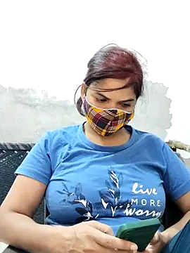 illay love online show from 10.15.25