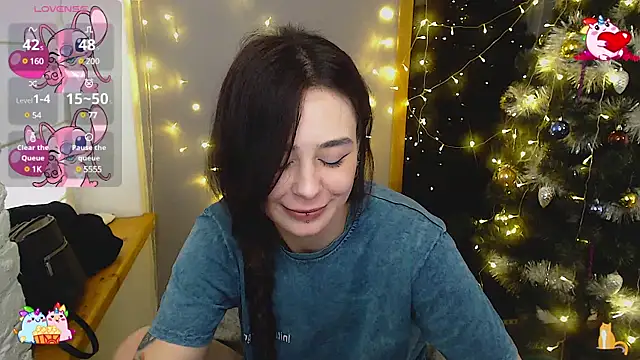 Snapshot of NataliMillers chatting on 12.24.24 NataliMillers online show from 12.24.24