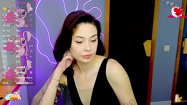 Snapshot of NataliMillers chatting on 02.02.25 NataliMillers online show from 02.02.25