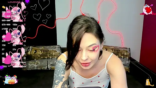 Snapshot of NataliMillers chatting on 02.14.25 NataliMillers online show from 02.14.25