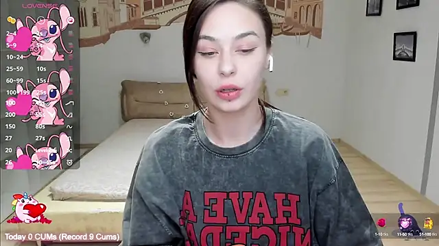 Snapshot of NataliMillers chatting on 03.22.25 NataliMillers online show from 03.22.25