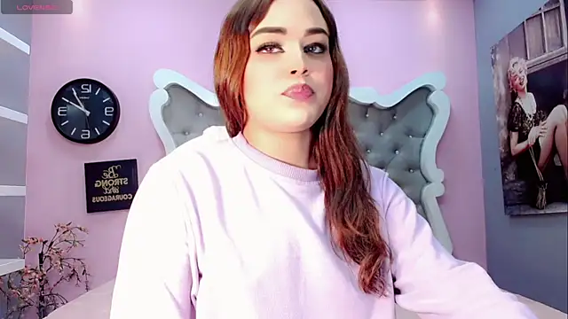 Sophia-Isabella online show from 01.07.25