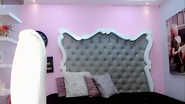 Sophia-Isabella online show from 01.20.25