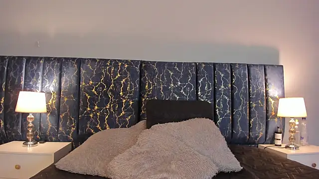 Sophia Lemos online show from 10.17.25