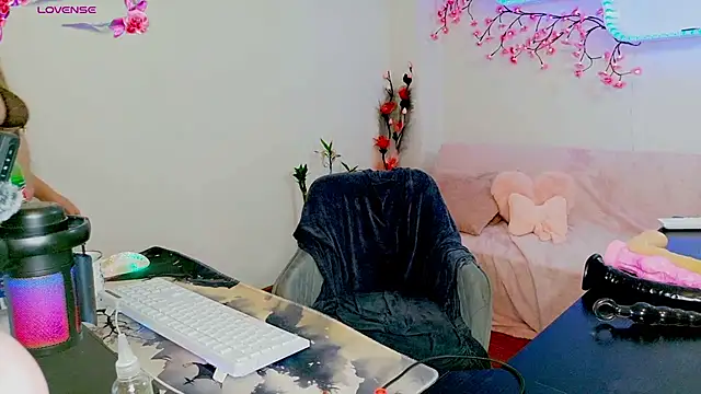 AustrianGirl99 online show from 07.17.26