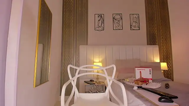 zoe sky  online show from 04.04.26