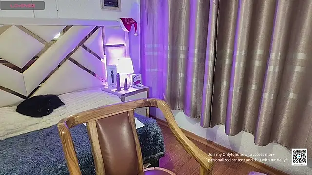 carolineamber  online show from 12.21.25