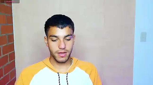 Snapshot of Leandro_valenzuela chatting on 03.04.25 Leandro valenzuela online show from 03.04.25