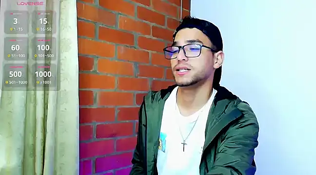 Snapshot of Leandro_valenzuela chatting on 03.22.25 Leandro valenzuela online show from 03.22.25