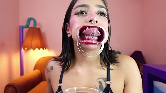 miss collins online show from 10.24.25