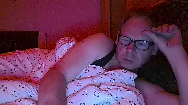 Snapshot of kinkyslet8 chatting on 09.29.25 kinkyslet8 online show from 09.29.25