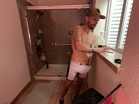 Snapshot of RuffClvb chatting on 12.18.24 RuffClvb online show from 12.18.24