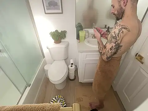 Snapshot of RuffClvb chatting on 12.25.24 RuffClvb online show from 12.25.24