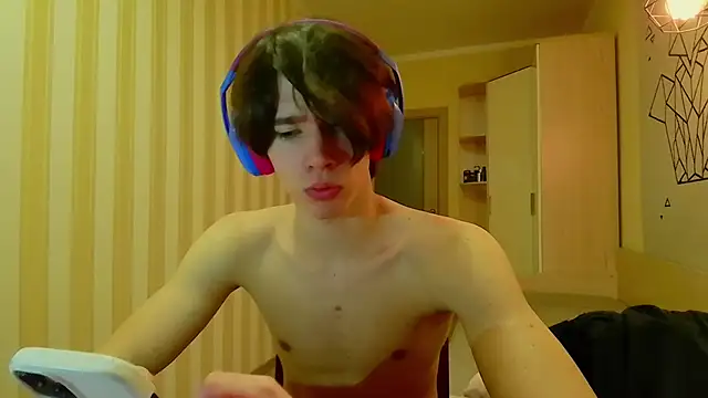 Snapshot of gayGamogey chatting on 03.18.25 gayGamogey online show from 03.18.25