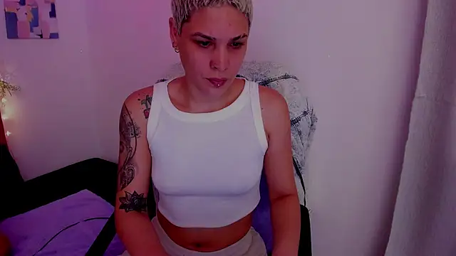 Charlee pink online show from 10.05.25