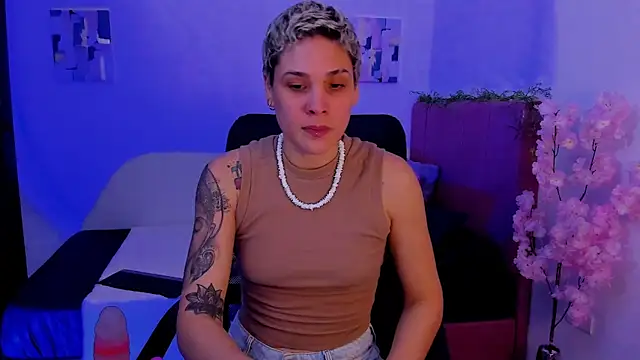 Charlee pink online show from 11.04.25