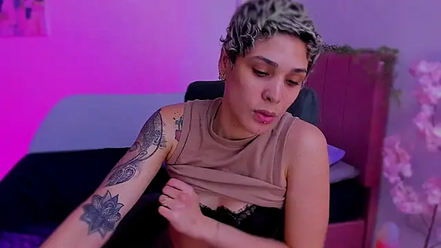 Charlee pink online show from 12.03.25