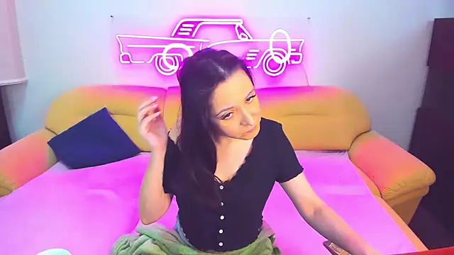 Snapshot of AngellLika chatting on 12.26.24 AngellLika online show from 12.26.24