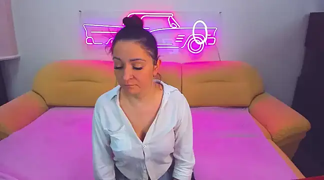 Snapshot of AngellLika chatting on 12.27.24 AngellLika online show from 12.27.24