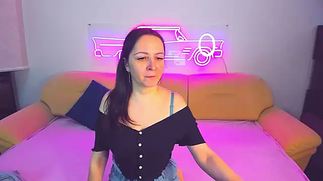 Snapshot of AngellLika chatting on 01.10.25 AngellLika online show from 01.10.25