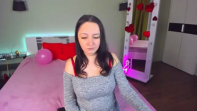 Snapshot of AngellLika chatting on 02.21.25 AngellLika online show from 02.21.25