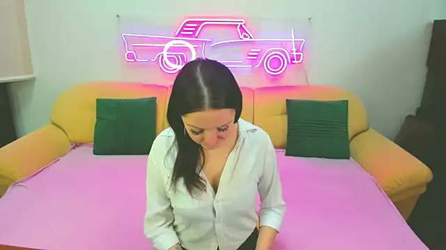 Snapshot of AngellLika chatting on 03.19.25 AngellLika online show from 03.19.25