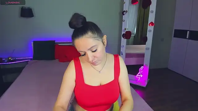 Snapshot of AngellLika chatting on 10.02.25 AngellLika online show from 10.02.25