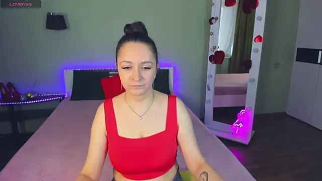 Snapshot of AngellLika chatting on 10.04.25 AngellLika online show from 10.04.25