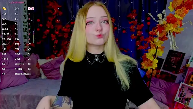 ElswythCovil online show from 10.21.25