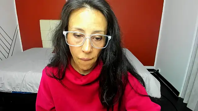 Snapshot of Abrillee1 chatting on 12.26.24 Abrillee1 online show from 12.26.24