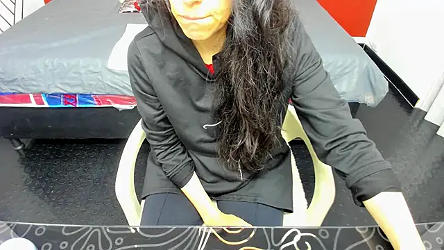 Snapshot of Abrillee1 chatting on 02.13.25 Abrillee1 online show from 02.13.25