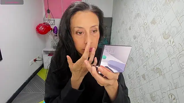 Snapshot of Abrillee1 chatting on 03.11.25 Abrillee1 online show from 03.11.25