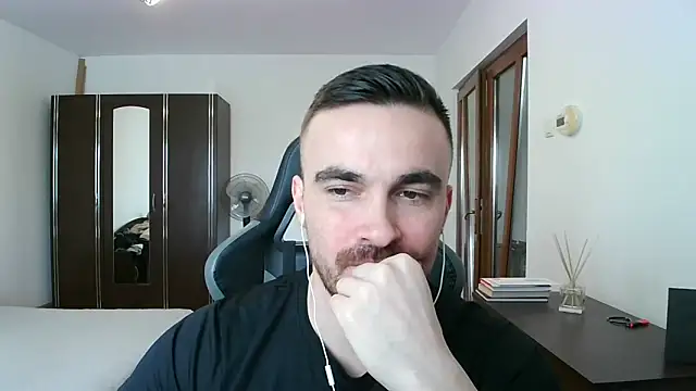 Snapshot of mu5clemania2 chatting on 02.12.26 mu5clemania2 online show from 02.12.26