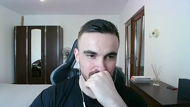 Snapshot of mu5clemania2 chatting on 02.13.26 mu5clemania2 online show from 02.13.26