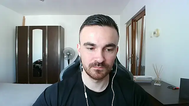 Snapshot of mu5clemania2 chatting on 02.14.26 mu5clemania2 online show from 02.14.26