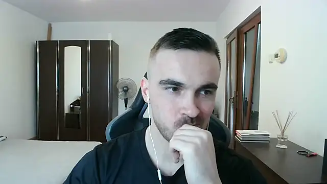 Snapshot of mu5clemania2 chatting on 02.24.26 mu5clemania2 online show from 02.24.26