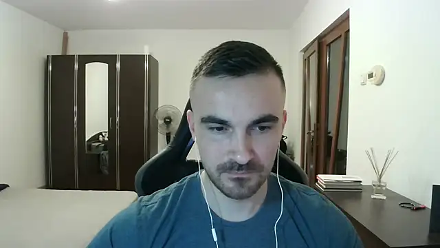 Snapshot of mu5clemania2 chatting on 02.25.26 mu5clemania2 online show from 02.25.26