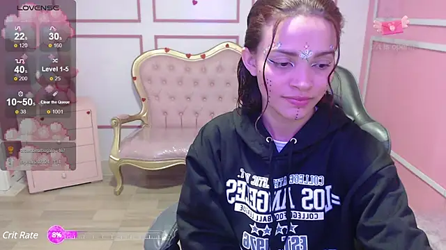 Snapshot of ailen_t chatting on 12.05.24 ailen t online show from 12.05.24
