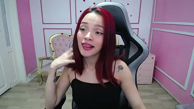 Snapshot of ailen_t chatting on 03.19.25 ailen t online show from 03.19.25