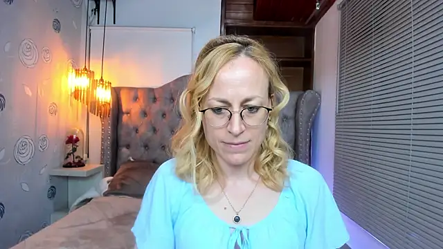 Snapshot of SammySanders chatting on 12.26.24 SammySanders online show from 12.26.24