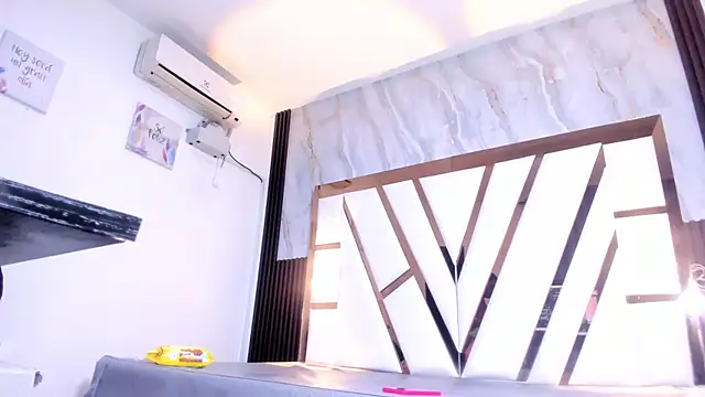 lola hornei online show from 09.27.25