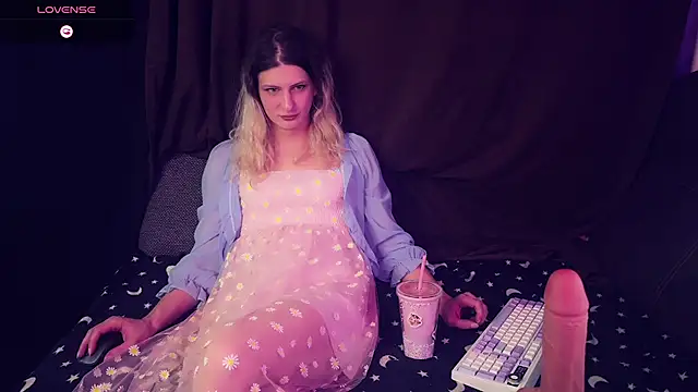 Snapshot of Alice_Pinkhead chatting on 03.13.25 Alice Pinkhead online show from 03.13.25