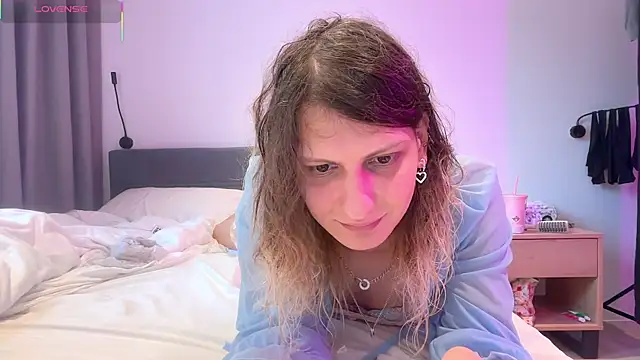 Snapshot of Alice_Pinkhead chatting on 10.24.25 Alice Pinkhead online show from 10.24.25