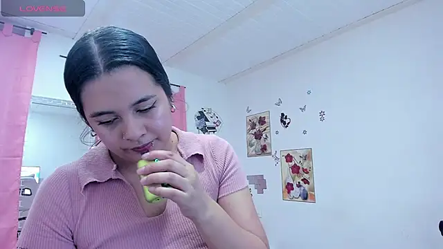 SophieWoods  online show from 12.20.24