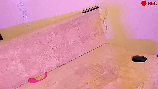 Nicholasrodrii online show from 12.14.24