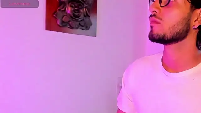 Nicholasrodrii online show from 01.17.25