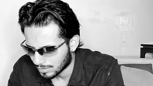 Nicholasrodrii online show from 02.19.25