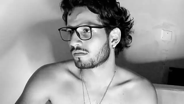 Nicholasrodrii online show from 02.24.25